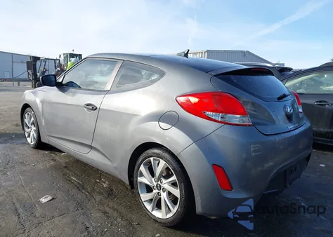 2016 Hyundai Veloster z USA, uszkodzony, nr VIN KMHTC6AD2GU283301